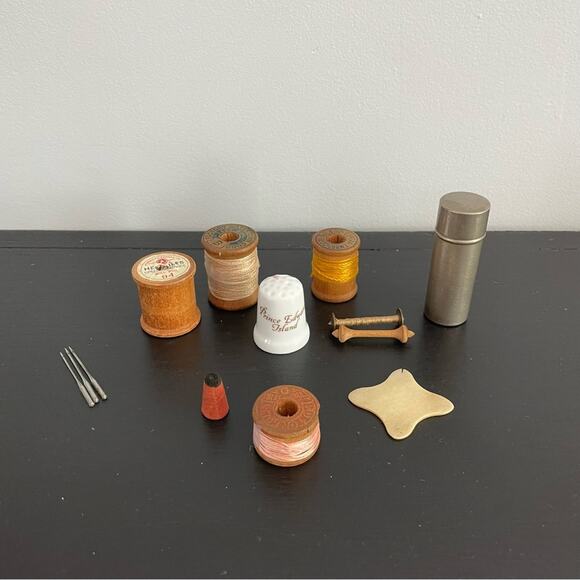 Vintage | Miscellaneous Misc Lot Wooden Sewing Spools Thread Needles Bobbins Kit - Picture 1 of 7